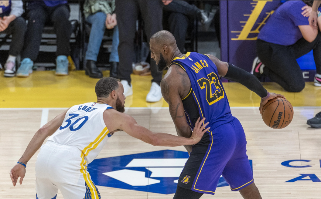 不容有失！勇士vs湖人，3大利好：

❶更被看好
       ESPN预测本场