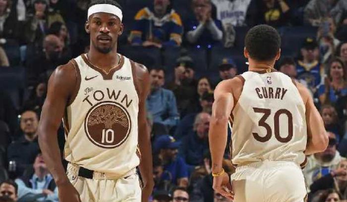 库里坐看13-0攻击波，勇士的“时间领主”已就位