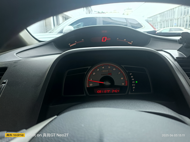 老车小白买回来第三次保养
这次开了8000公里了，赶紧换下机油，师傅说没什么问题