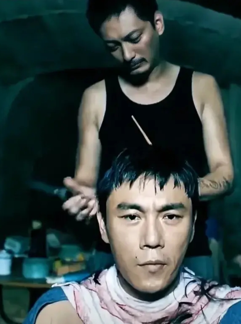 《扫毒风暴》卢少骅如果听了王林的话，他就不会被抓。
二刷卢少骅还是不够沉稳。
他