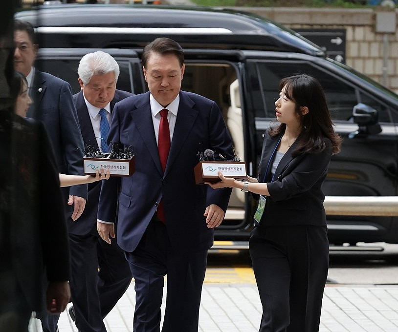 尹锡悦又出事了！要不要抓他这次说法











韩国前总统尹锡悦摊上大