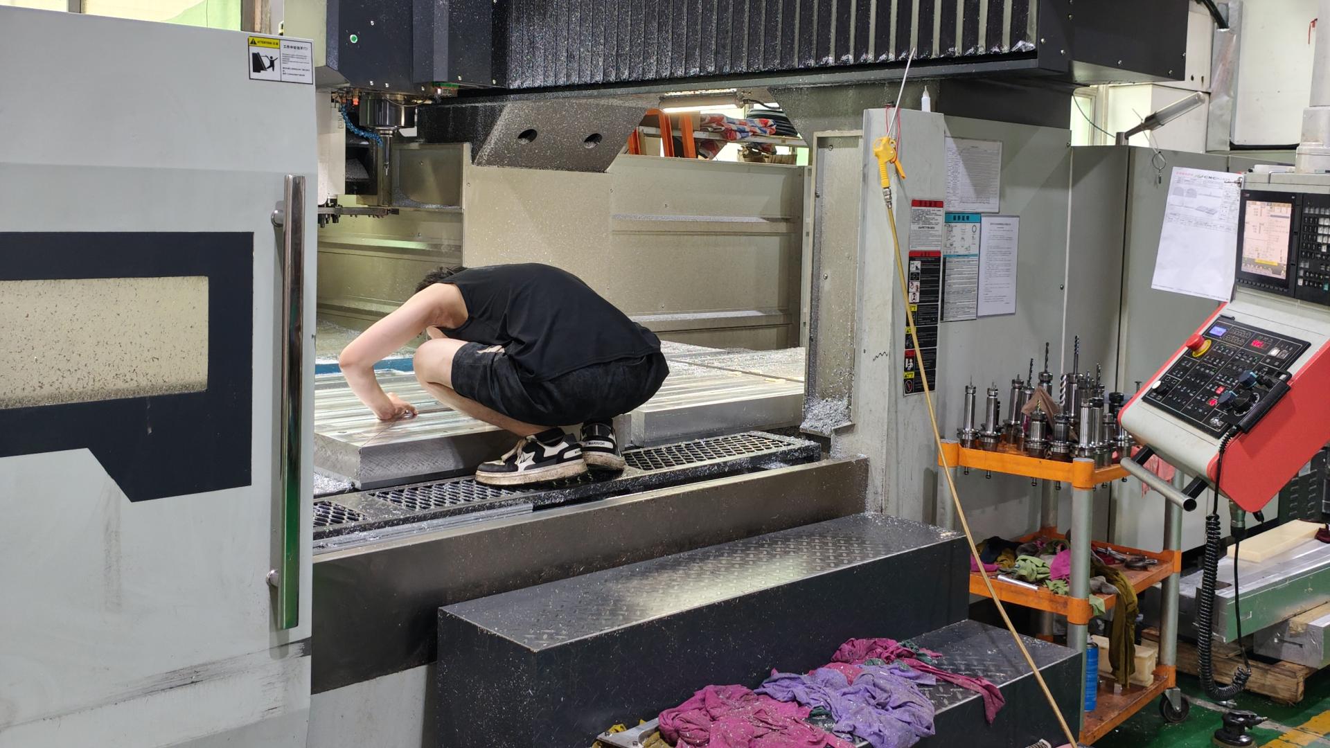 普工岗位说换就换，CNC技术越老越香。政群帮你做一份永不亏本的投资