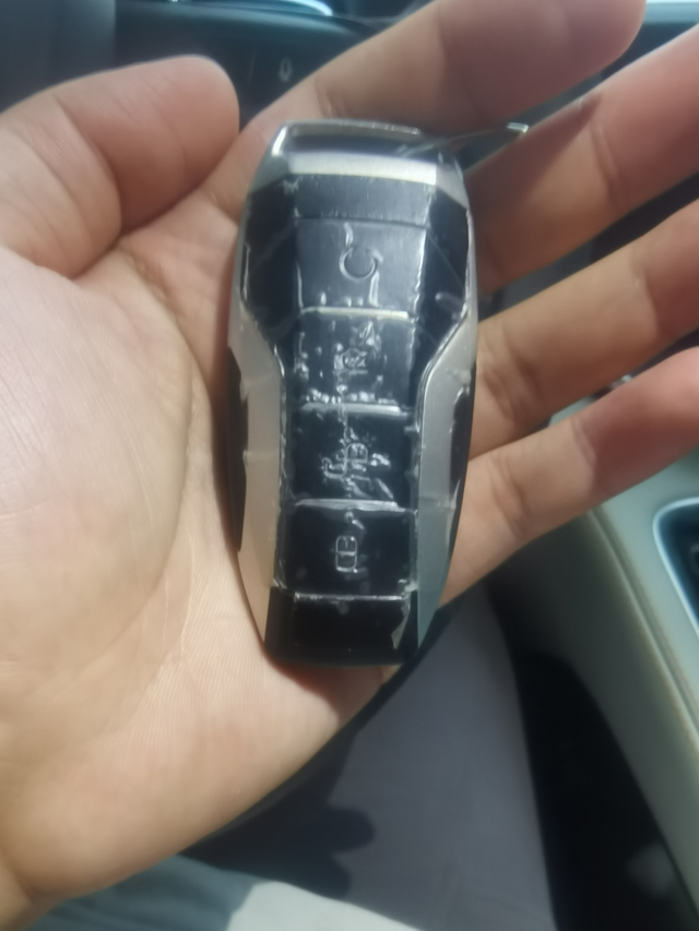 比亚迪宋新提车钥匙旧
提车块一个半月了   提车的时候就有疑问  给的车钥匙竟然