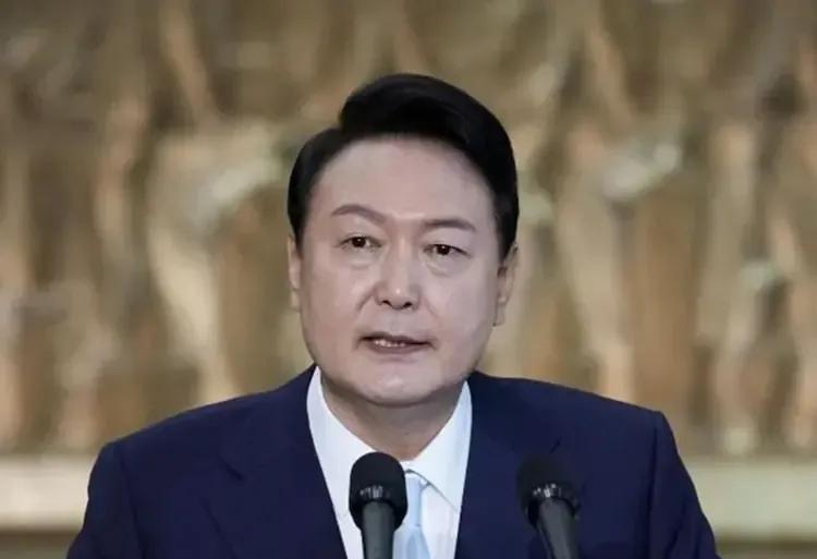 弹劾成功，韩国总统尹锡悦高兴的太早了，虽然尹锡悦从看守所回到了总统官邸，但是还是