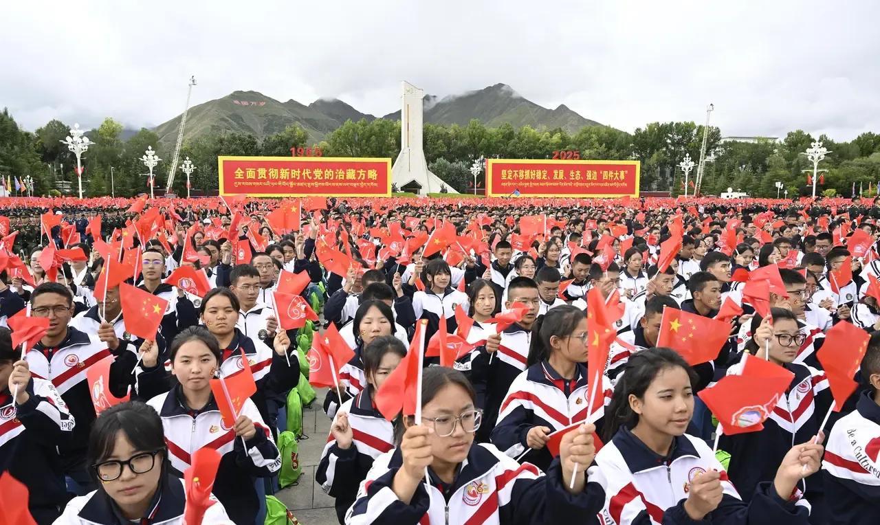 西藏自治区成立60周年庆祝活动，是中央级的第一次庆祝，给世界展现了一个真实的西藏