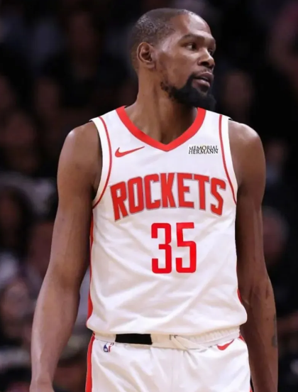 火箭争不了冠
首先，联盟不待见老杜。其次火箭年轻人也不受联盟宠。
像步行者那样一