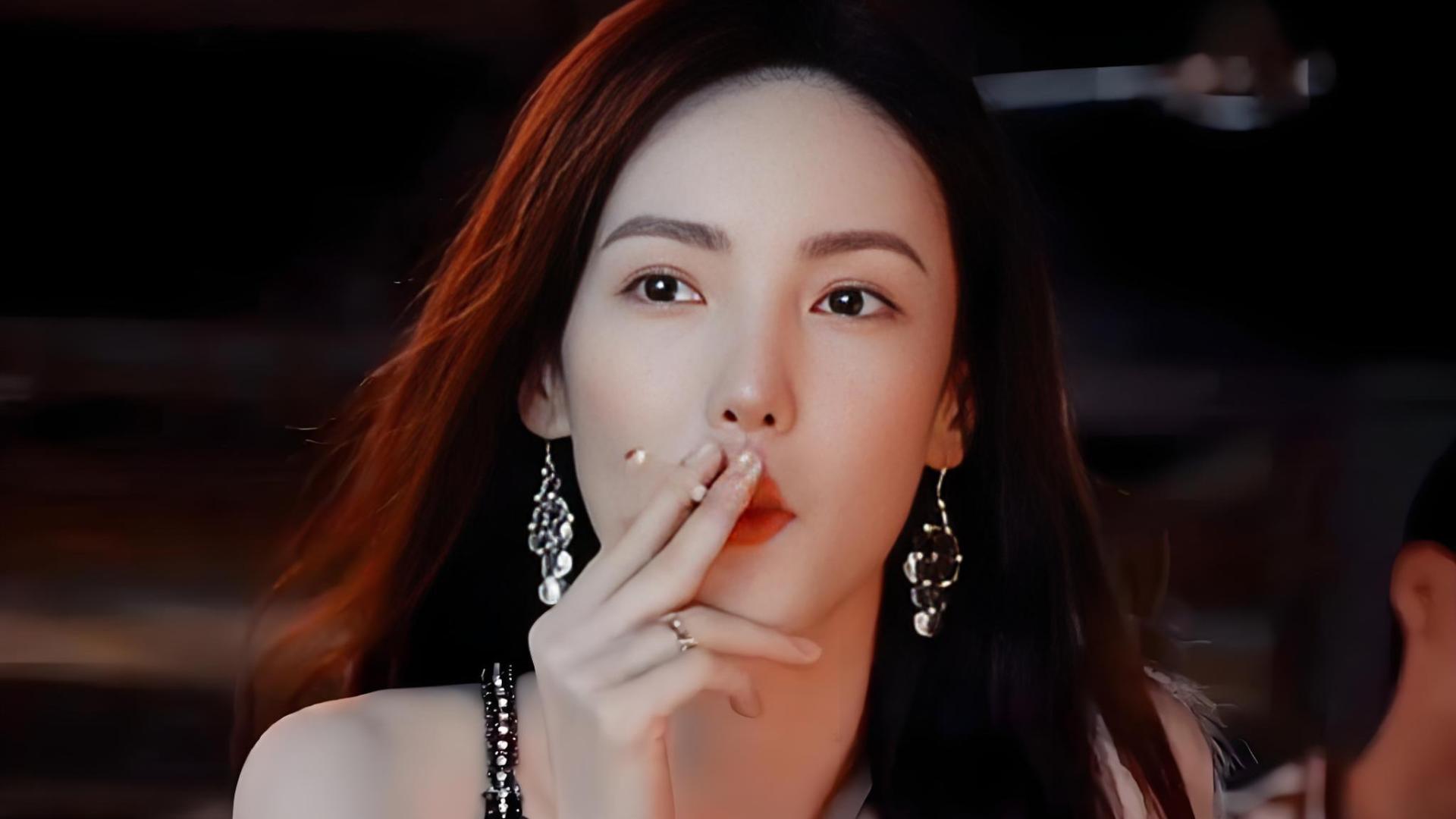 内娱女明星，哪十位谁交往男朋友最多？