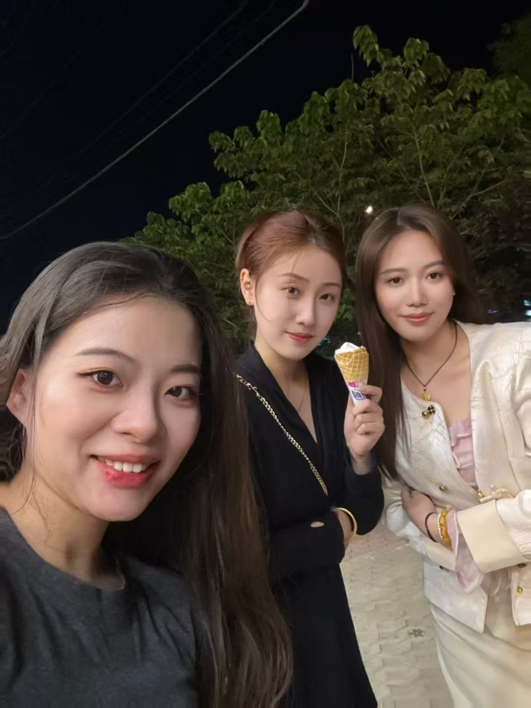 一到深夜饿和想你都要忍着