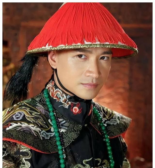 1714年，康熙前往热河巡视，胤禩偷偷跑去祭奠母亲，后来胤禩觉得不太好，就选了两