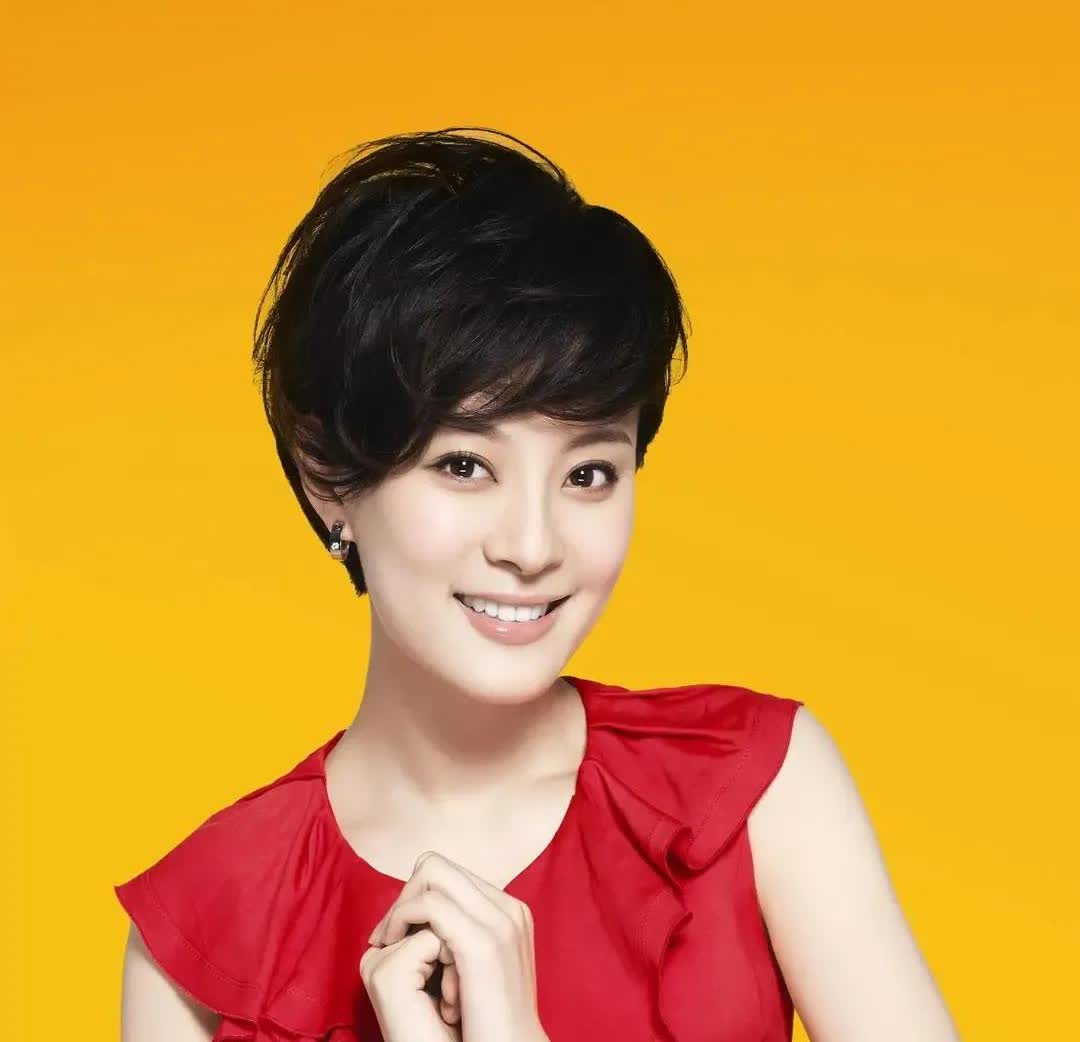 孙俪的个人资料简介：
1.民族：汉族
2.身高：165cm
3.体重：45