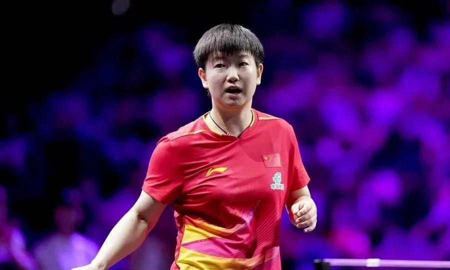 孙颖莎率先晋级四强！
WTT瑞典大满贯刚刚结束了一场女单1/4决赛。
这是国乒选