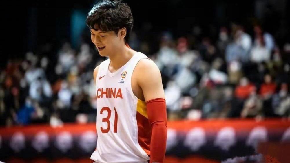 王哲林CBA内线技术解析