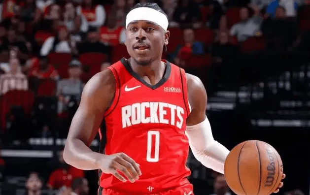 NBA常规赛火箭主场对阵快船的比赛已经结束。全场战罢，火箭以115-113战胜快