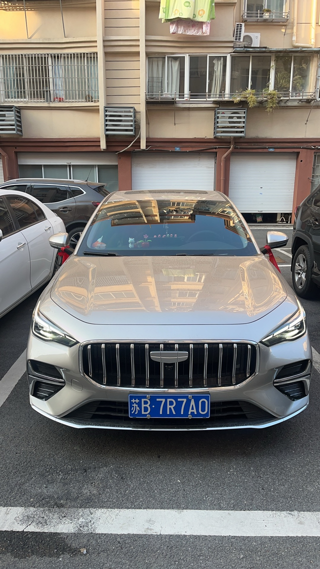 26款帝豪
提车到现在 一个多月 网上有人说这不好那不好的 我来说一下个人感受 