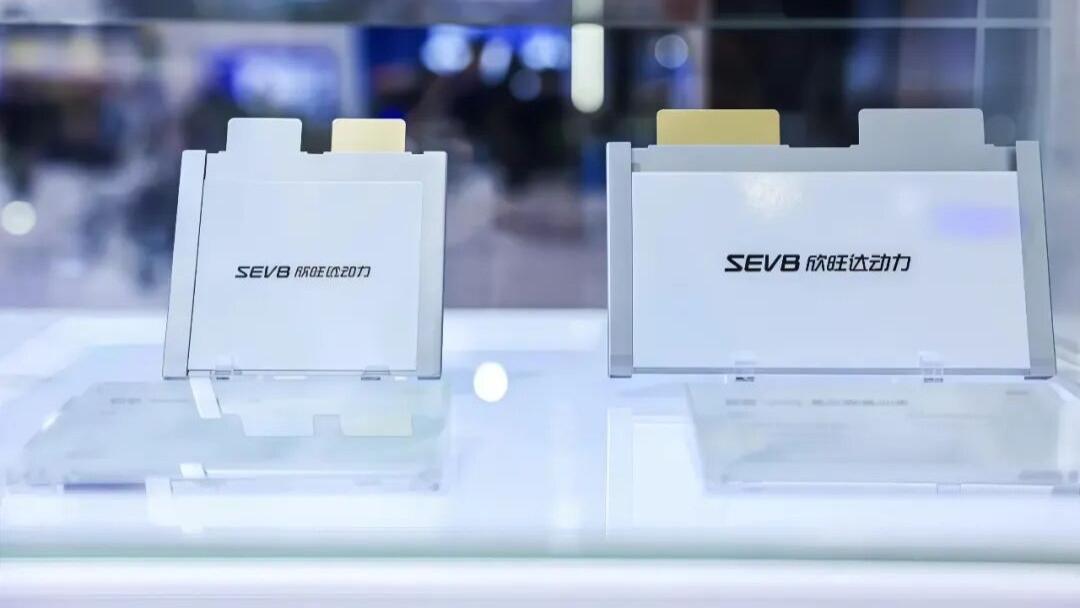 电池巨头遭车企索赔超23亿；一汽正式“入股”零跑；智界V9实车曝光；零跑首款MPV亮相；新款小鹏P7