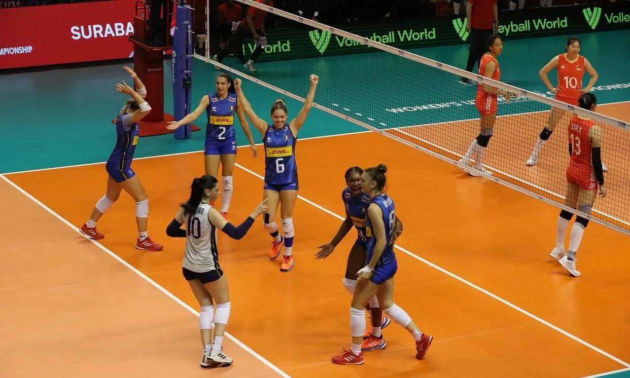 中意之战朱航霆李晨瑄尽显短板
北京时间8月15日，U21女排世锦赛四强争夺战，中
