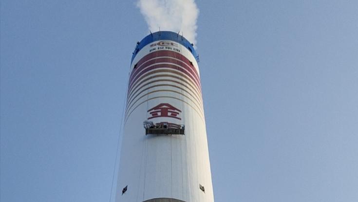 烟囱标识涂刷顺利竣工 筑牢视觉识别防线