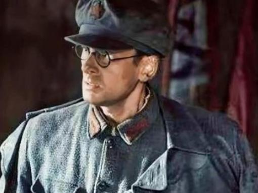 1937 年，李德以不适应延安生活为由欲返苏联，毛主席劝他：“苏联正搞大清洗，此