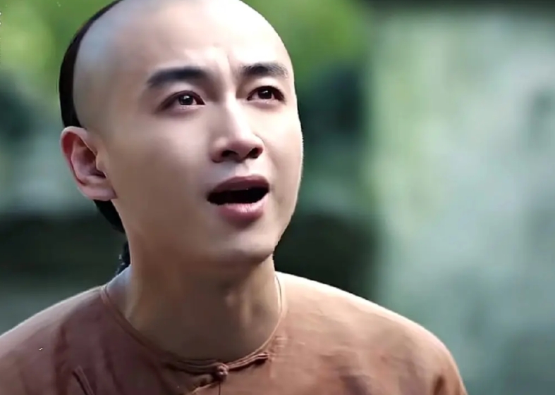 《大生意人》：差点没认出来，古平原的娘居然是她：朱茵。

新皇登基，大赦天下，古