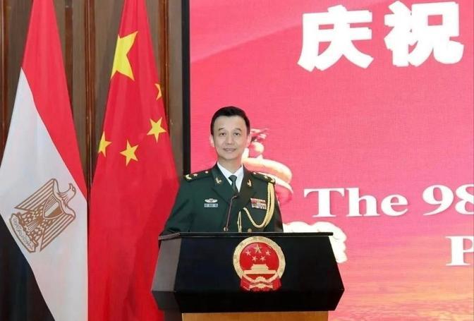解放军重要将领出任驻埃及武官，采购的歼-10C要到货了？
在尼罗河畔的古老土地上