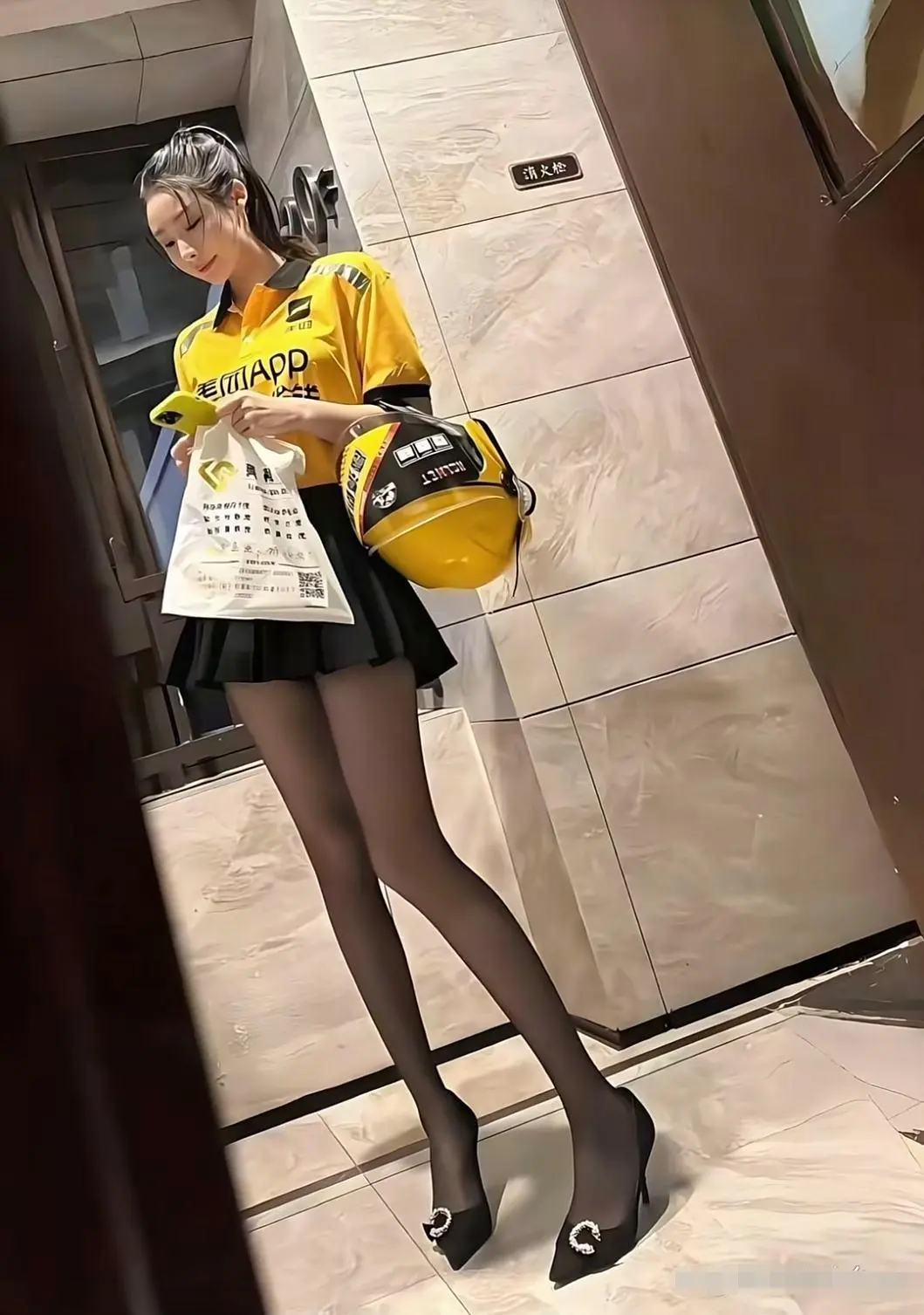 现在送外卖的都长这样了吗，我怎么一次都没遇到