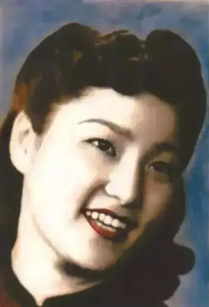 1942年，日军夜袭远征军野战医院，奸杀了三名女护士，一时间，人心惶惶，就在这时
