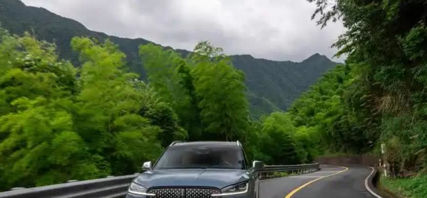 长途自驾必备！5 个小妙招让你连续开车 5 小时不累腰。
 
先来说说怎么调