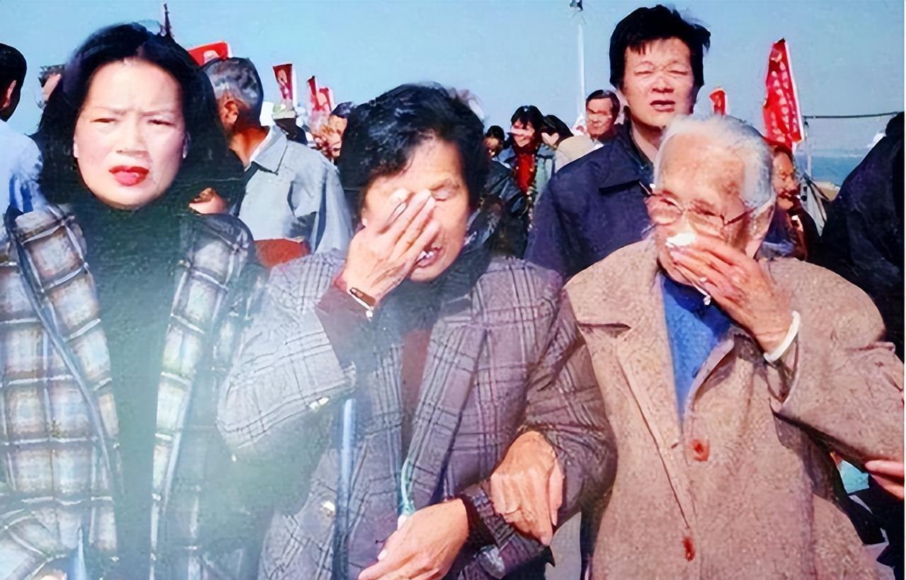 [作揖]1949年，施宫存夫妇收到命令逃往台湾，将只有3个月大的儿子留在了大陆。
