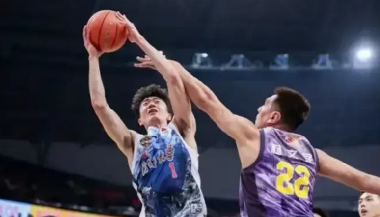 CBA全明星赛！星锐一年级83:74击败清华大学，不得不承认4大事实。

1.杨