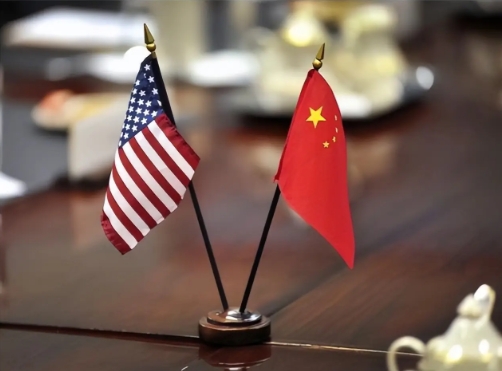 美国一些专家扬言，如果中国对台海动武，西方可能会冻结中国海外的3.2万亿美元资产