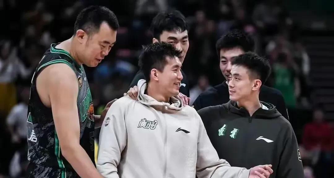 上海男篮夺冠最后一环曝光！上海男篮跟广东打满3场，证明上海队的实力还是值得认可的
