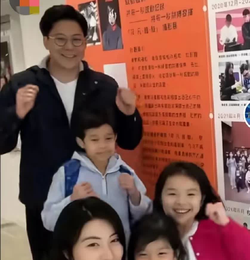 郭晶晶也太幸福了吧
郭晶晶身边不仅有深爰着她的老公霍启刚，还有一儿俩女
儿子