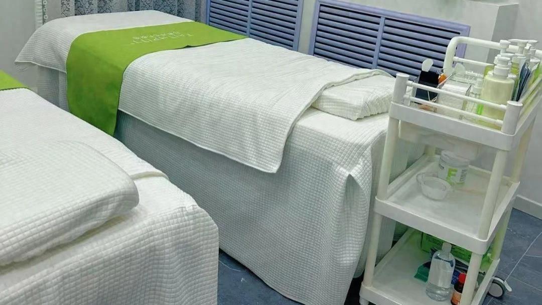 现在创业开一家一个人的皮肤管理店好做吗？