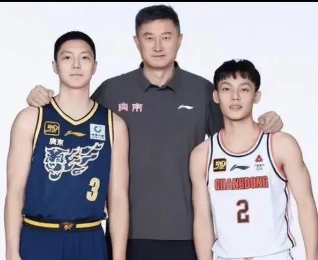 明晚对阵四川，广东宏远会“战略性”放弃，理由有三点:

一是上海男篮现在战绩27