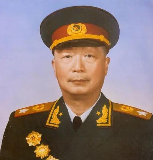 1928年，聂荣臻在香港搭乘电车，他上车后突然发现有一个人的眼神不对劲，聂荣臻瞬