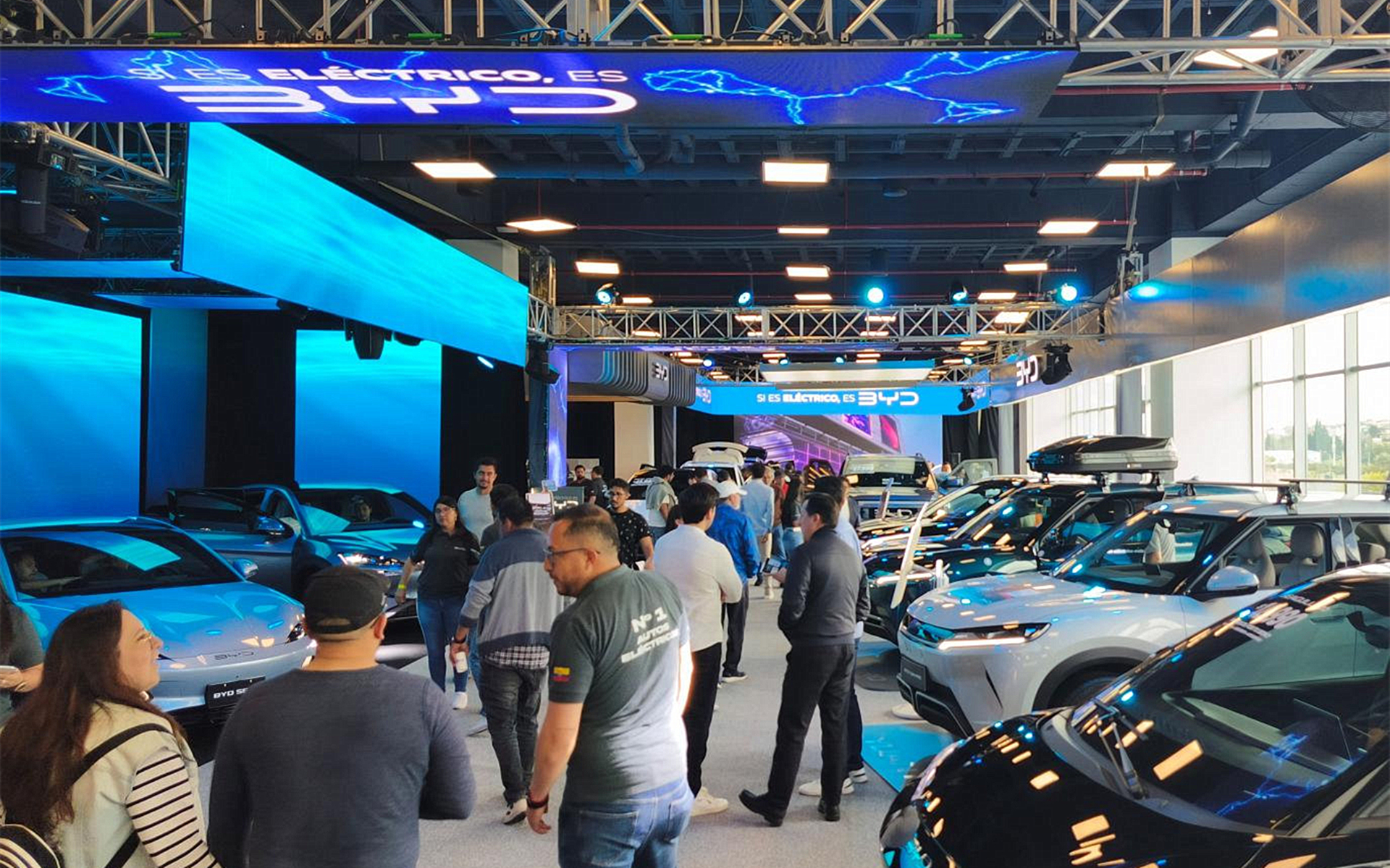 新能源新车首次月占比过半，比亚迪持续领跑！