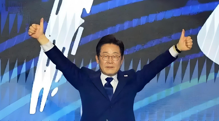 李在明上任就干两件大事











天呐！韩国政坛这是要翻天吗？！新总