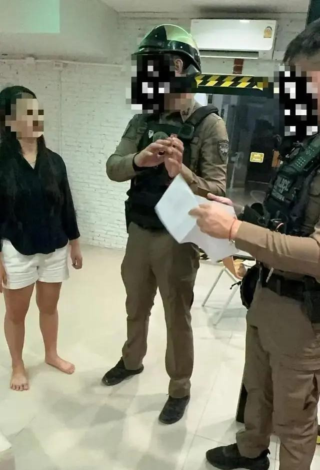 清迈按摩出事了，游客遭罪了











泰国按摩变性侵，大哥太惨了！