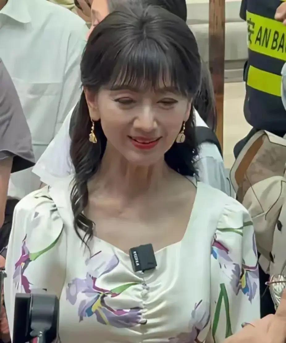 赵雅芝，真的那么热爱工作吗？70多岁了，365天全年无休，虽然状态确实不错，但是