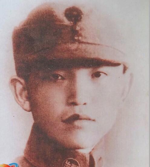 1941年3月，上高会战打得难解难分，敢死队长吴尚志咬破左手食指，鲜血淋漓写下七