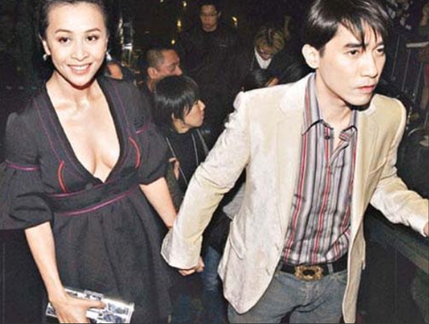 2006年，梁朝伟的女友刘嘉玲搭上台湾首富郭台铭，郭台铭出手阔绰，送了刘嘉玲一栋