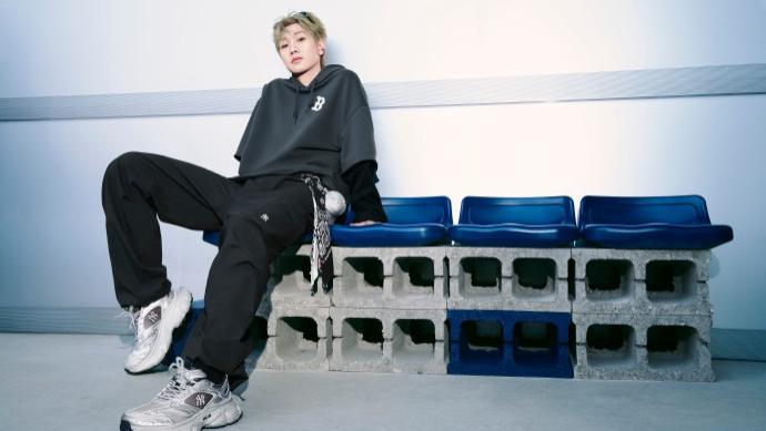 汪苏泷这次玩上街头节奏了，迈步前往下一个现场