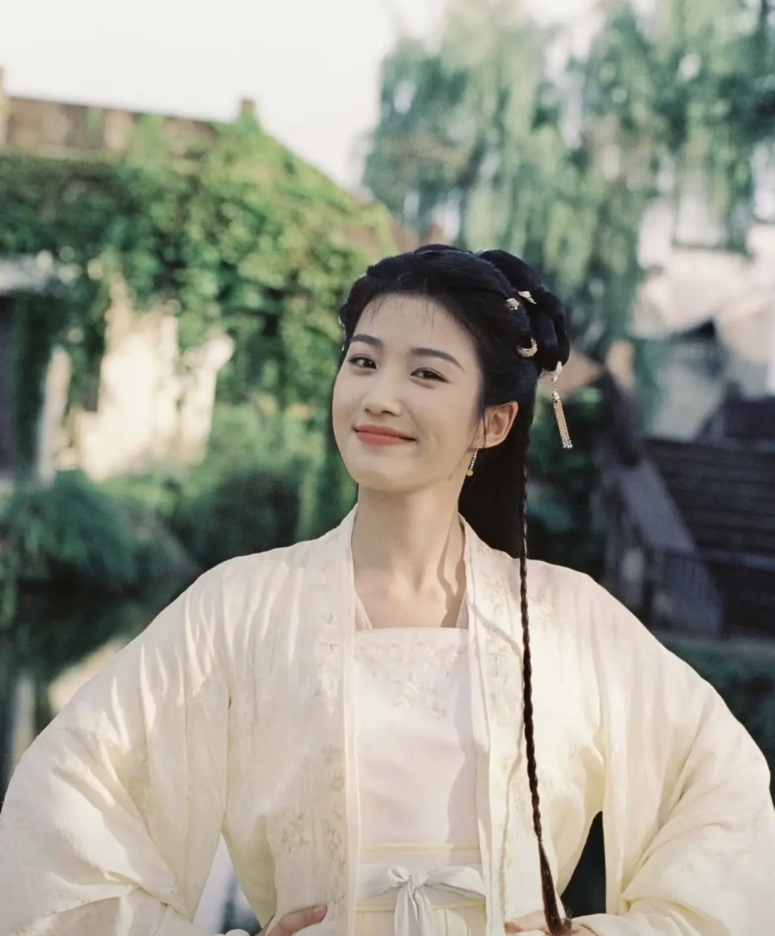 谁来替《榜上佳婿》的女主卢昱晓说句公道话，她有什么错，要被群嘲？

如果非要说有
