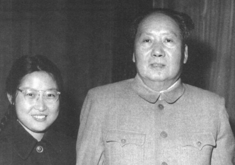 59年李敏结婚，张仙朋同她开玩笑，毛主席听后笑问：听说你很遗憾
“1959年8月