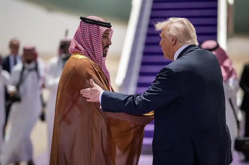美国明明看着很廉洁，可为何还有财政赤字？说白了，美国才是最腐败的，连贪污都变成了