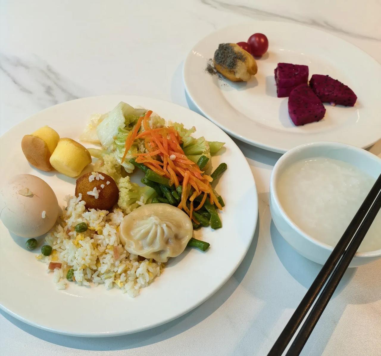 阳光+早餐+大耳坠，心情灿烂！