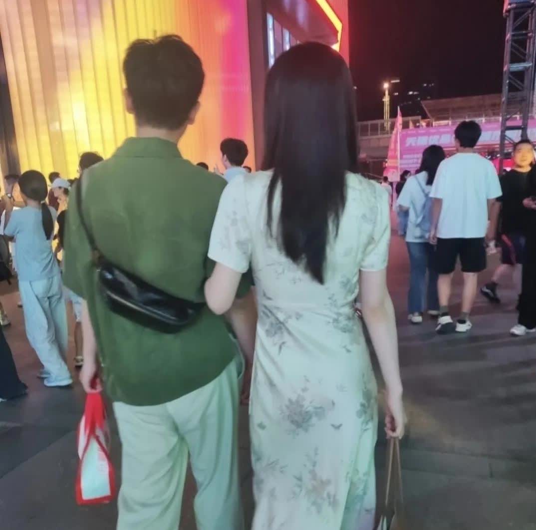 同事儿子帅气又高大
家里又多金
可他今年35，谈了好几茬恋爱
就是不结婚
