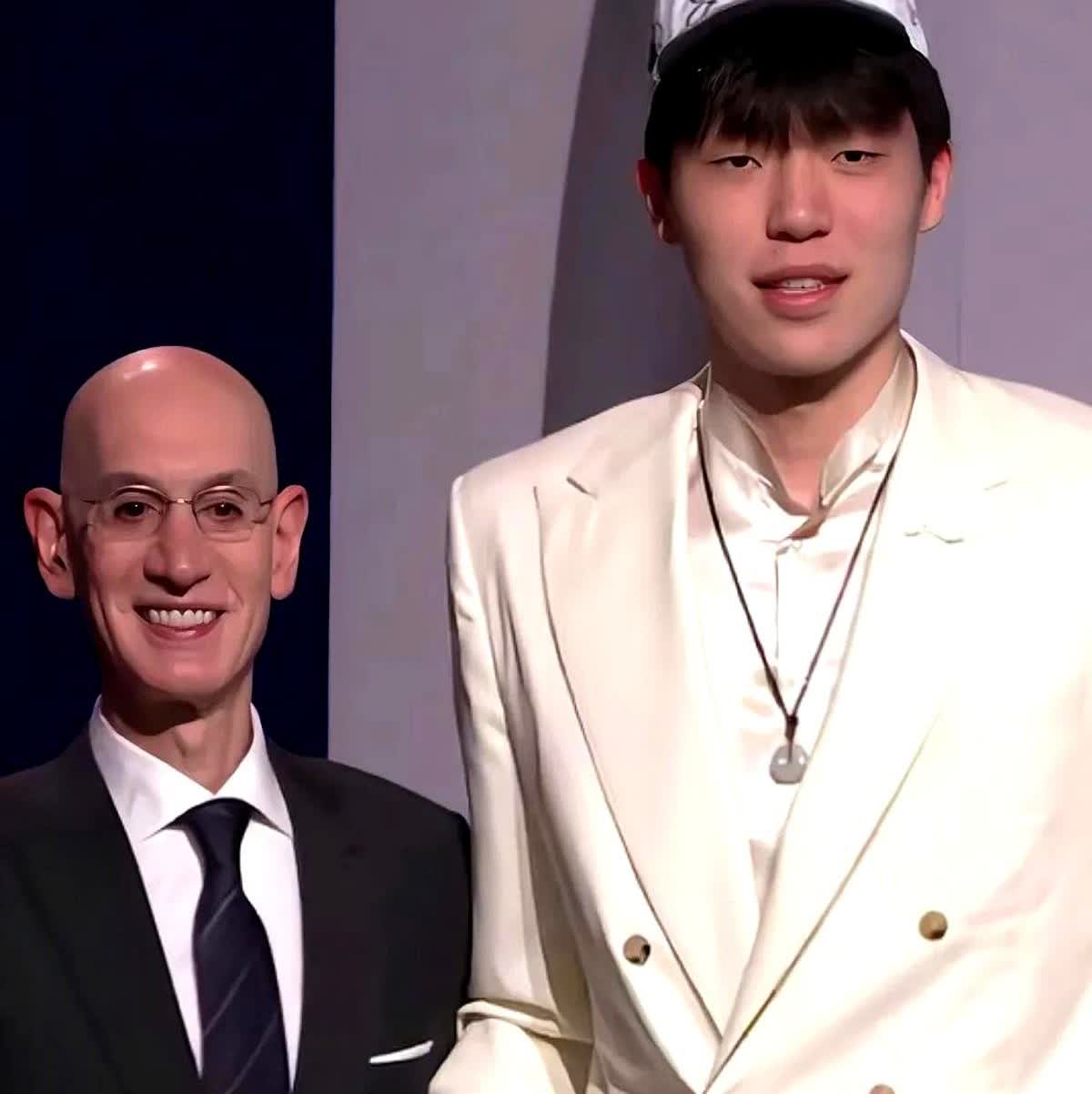 80公斤卧推都挡不住！

他还在喘，别人已经起飞。

新秀夏联4战，杨瀚