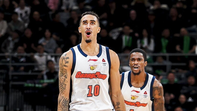 15分30分39分！一夜3门惨案，黑马再爆大冷，让积分榜彻底乱套