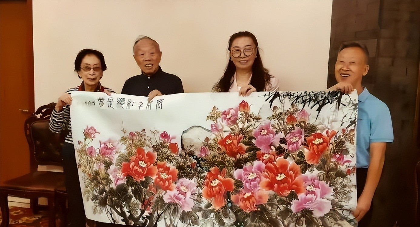 老部长和他漂亮的媳妇











天啊，你绝对想不到，一位老外交官和他